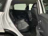 ゆったり座れるリヤシート!足元が広々としていて、乗り心地も良いです!
