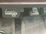 【スズキ セーフティサポート】走行中に前方の車両等を認識し、衝突しそうな時は警報とブレーキで衝突回避と被害軽減をアシスト。より安全にドライブをお楽しみいただけます。