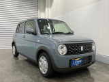 車内は内装デザインやインテリアがお部屋のような落ち着きのある空間