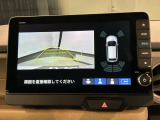リバースギアに入れるだけで後方の表示へ切り替わります。夜間や雨の日の駐車も楽になりますよ。