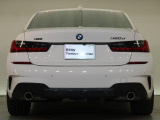 BMWのお車は、走行の安定性とコーナリングの良さを追求し、思い通りにハンドルの操作可能です。試乗車もご用意しておりますので、ぜひ&ldquo;駆け抜ける歓びをご体感ください!