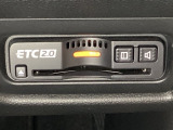 ハンドルの右下にETC2.0がついています。高速道路の料金所の通過も楽々です!。カードの取り出しもしやすい場所についています。