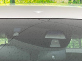 【シティブレーキアクティブシステム】低速走行中に前方の車両等を認識し、衝突しそうな時は警報とブレーキで衝突回避と被害軽減をアシスト。より安全にドライブをお楽しみいただけます。