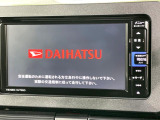 【純正ナビ】人気の純正ナビを装備しております。ナビの使いやすさはもちろん、オーディオ機能も充実!キャンプや旅行はもちろん、通勤や買い物など普段のドライブも楽しくなるはず♪