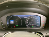 視認性の高いメーター類は、運転に必要な情報を的確にドライバーに伝えます。運転に集中できる空間設計です。