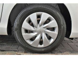 タイヤサイズは165/70R14です。
