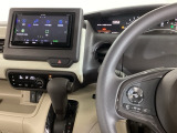メモリーナビ搭載ですので、遠距離へのお出かけもお任せ下さい。