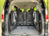 普段のお買い物や通勤、送迎等に十分な荷室スペースを確保しております。セカンドシートを倒すと、大きな荷物の積載も可能です♪
