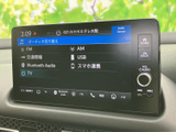 お気に入りの音楽を最高の音質で。多様なソースに対応し、ドライブ中のエンターテインメントを充実させてくれます。