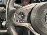 ステアリングにオーディオ操作スイッチが付いています。オーディオ画面に直接タッチしなくても操作が出来ますので、運転に集中できます。