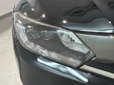 LEDヘッドライトは、点灯の瞬間から最大光量を発揮し、突然暗くなるトンネルなどでの安定感を高めます。