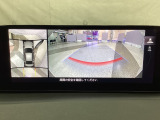 狭い場所での駐車やすれ違いなどでより的確な運転操作に役立つ360&deg;ビューモニターが装備されています。