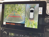 バックモニターで後方の状況を安全確認。狭い場所での駐車や、見通しの悪い場所での後退時も安心です。ガイドライン表示で、より正確な駐車が可能です。