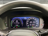 視認性の高いメーター類で、運転に必要な情報を的確に把握できます。安全運転をサポートする、使いやすいデザインです。