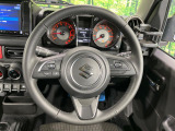 【純正革巻きステアリング】上質な革を使用することで、手にしっかり馴染みとても運転しやすいハンドルです♪