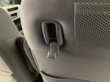 【コンビニフック】荷物の置き場に困ったとき、足元やシート脇でスマートに活躍。袋が倒れて中身が散らばるストレスをなくし、いつもの買い出しやちょっとしたお出かけを、より快適でスムーズなものにしてくれます。