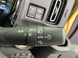 操作しやすいウインカーレバー。直感的な操作で安全な車線変更をサポートします。スムーズな運転をアシスト。
