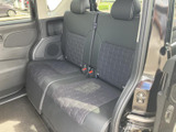 運転席からの視界は良好で、運転操作もスムーズに行えます。快適な運転環境が、ドライバーをサポートします。