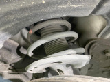 お車を安心してお乗りいただく為には、足回りの定期点検が欠かせません。サービスサポート(有償保証)では無料点検もご提供しており、安心のカーライフをお過ごしいただけるサポート体制が整っています。