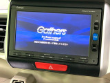 【メーカー純正ナビ】インテリアに溶け込むスタイリッシュな「専用設計」メーカーナビを装備♪視認性や操作性など基本性能にも優れ、より上質なカーライフをお楽しみいただけます。