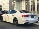 ボディ各部とホイールに傷があるため、こちらは修理してご納車致します
