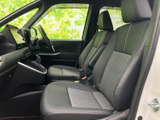 運転しやすいように配置された操作系は、直感的に操作できます。快適なドライビングをサポートする機能が満載です。