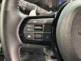 ステアリングにオーディオ操作スイッチが付いています。オーディオ画面に直接タッチしなくても操作が出来ますので、運転に集中できます。