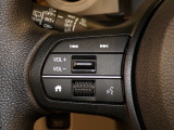 【ステアリングリモコン】ステアリングにオーディオ調節可能なスイッチが装備されていますので運転中でも視線をそらさずにオーディオの調節が可能です!