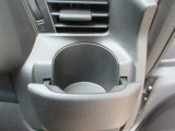 運転席側の手の届きやすい位置にドリンクホルダーが付いています。