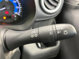 【オートライト】周りの明るさに応じて自動でヘッドライトの点灯・消灯ができる機能です!ライトの付け忘れ・消し忘れなどが無くなり、雨の日や夕方の走行も安心!トンネル通過時も便利ですね♪