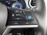 プロパイロットスイッチ!速度を設定するとアクセルを踏んでなくても走ります。高速道路等の運転に便利な機能です。