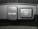 【充電用USB端子】デバイスの充電に便利です。※実際の接続端子は写真で確認or店舗までご気軽にお問合せください♪
