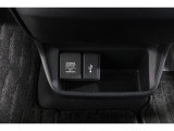 スマートフォンなどの音楽再生が可能なUSB接続ジャック装備車両です♪♪♪
