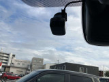 日産純正ドライブレコーダーが付いております!運転中の録画を行ってくれますので、万が一のときに役に立ってくれますよ!