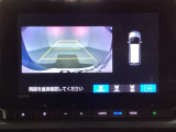 バックでの車庫入れも安心です!リアカメラが付いているバックモニター付のナビを装備しております。バンパーについているソナーや、操作線もついており距離感も画面から確認できます。