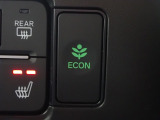 エンジン、エアコンなどを制御し低燃費な『ECONモード』に、また走りを楽しみたいとき、空調など快適性を重視したいときにはスイッチOFFで通常モードに切り替えができます!