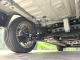 お車を安心してお乗りいただく為には、足回りの定期点検が欠かせません。サービスサポート(有償保証)では無料点検もご提供しており、安心のカーライフをお過ごしいただけるサポート体制が整っています。