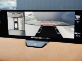 360&deg;ビューモニターを搭載しています。パーキングセンサーと合せてお使いいただくことで、安全、安心にお車の取り回しを行っていただけます。