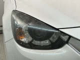 LEDヘッドライトは、点灯の瞬間から最大光量を発揮し、突然暗くなるトンネルなどでの安定感を高めます。