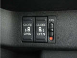 ◆両側電動スライドドア◆狭い駐車場でも乗り降りが楽々♪お子様が隣の車にドアを当ててしまう心配もございません!小さなお子様連れの方もこれで安心。