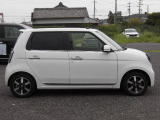 中古車にもボディーコーティング施工できます。一度ボディを磨いてから施工しますので、光沢のある綺麗な状態でお乗りいただけます。お気軽にご相談下さい。