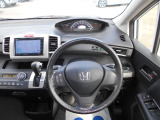 運転席周りです。