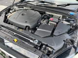 【T4エンジン(2.0L直列4気筒直噴ターボエンジン)】排気量を抑えながら、力強いパワーを発揮するまったく新しいボルボのエンジン。ゆとりあるドライビングプレジャーと心地よいドライビングフィールも実現。