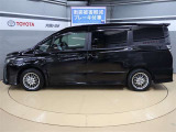 両側パワースライドドア付きだから、狭い駐車スペースなどでの 乗り降りラクラク!小さなお子さまのいるご家庭には嬉しい装備。