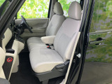 運転しやすいように設計された空間。視界が広く、操作性も抜群です。快適な運転環境を提供します。