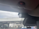 最近では付いてる車も多くなってきました。中古車ではまだまだ付いていればラッキーなドライブレコーダーです♪