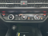 【シートヒーター】シートを温めてくれる暖房機器です!長時間座っていると負担が掛かりやすい背中や腰、または冬場などの寒い日に冷えやすい脚部に快適なぬくもりを伝えます。
