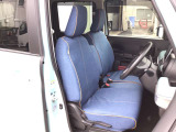 広々とした運転席で快適に運転できますね☆