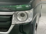 LEDヘッドライトは、点灯の瞬間から最大光量を発揮し、突然暗くなるトンネルなどでの安定感を高めます。