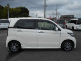 新車ディーラーの中古車コーナーです。保証・整備料金は車両価格に含まれております。諸費用まで入った支払総額は魅力的な価格になっていると思います。